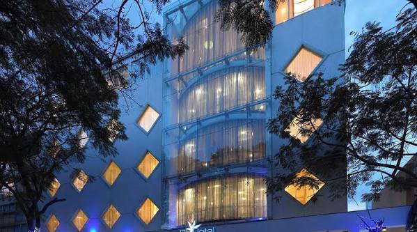 blupetal hotel bangalore escorts