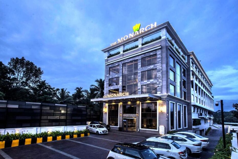Monarch luxur Hotel Bangalore Escorts and Call Girls