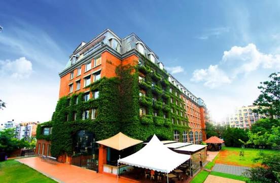 royal orchid hotel bangalore escorts