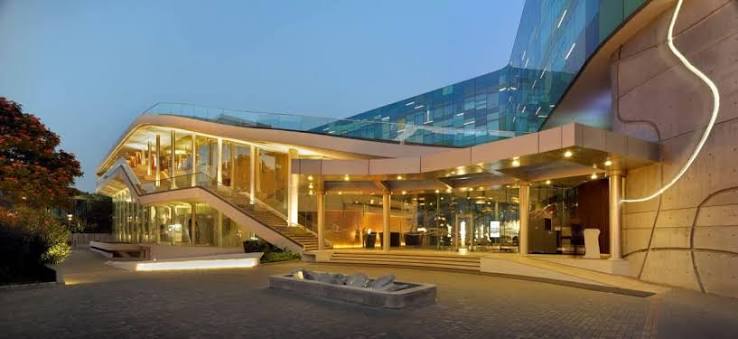vivanta hotel bangalore escorts